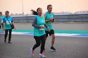 BIB: 530, 5024
                            <button type="button" onclick="openModal(11987276)" class="btn btn-primary btn-sm float-right btn-popup" data-toggle="modal" data-target=".modal-high-quality">
                        <i class="fas fa-shopping-cart"></i> Add to Cart
                    </button>
                                            <button type="button" onclick="isThisMe(11987276, true)" class="btn btn-success btn-sm float-right btn-popup btn-isme hidden" data-toggle="tooltip" data-placement="bottom" title="นี่คือรูปของคุณใช่ไหม คลิกที่นี่เพื่อเอาเข้าอัลบั้ม">
                        <i class="fas fa-plus"></i> Add to album
                    </button>
                    <button type="button" onclick="isThisMe(11987276, false)" class="btn btn-warning btn-sm float-right btn-popup btn-isnotme hidden">
                        <i class="fas fa-ban"></i> Remove from album
                    </button>