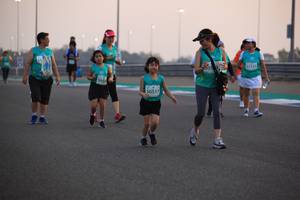 BIB: 1127, 0517
                            <button type="button" onclick="openModal(10562392)" class="btn btn-primary btn-sm float-right btn-popup" data-toggle="modal" data-target=".modal-high-quality">
                        <i class="fas fa-shopping-cart"></i> Add to Cart
                    </button>
                                            <button type="button" onclick="isThisMe(10562392, true)" class="btn btn-success btn-sm float-right btn-popup btn-isme hidden" data-toggle="tooltip" data-placement="bottom" title="นี่คือรูปของคุณใช่ไหม คลิกที่นี่เพื่อเอาเข้าอัลบั้ม">
                        <i class="fas fa-plus"></i> Add to album
                    </button>
                    <button type="button" onclick="isThisMe(10562392, false)" class="btn btn-warning btn-sm float-right btn-popup btn-isnotme hidden">
                        <i class="fas fa-ban"></i> Remove from album
                    </button>