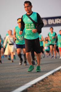 BIB: 51550, 0182
                            <button type="button" onclick="openModal(11879567)" class="btn btn-primary btn-sm float-right btn-popup" data-toggle="modal" data-target=".modal-high-quality">
                        <i class="fas fa-shopping-cart"></i> Add to Cart
                    </button>
                                            <button type="button" onclick="isThisMe(11879567, true)" class="btn btn-success btn-sm float-right btn-popup btn-isme hidden" data-toggle="tooltip" data-placement="bottom" title="นี่คือรูปของคุณใช่ไหม คลิกที่นี่เพื่อเอาเข้าอัลบั้ม">
                        <i class="fas fa-plus"></i> Add to album
                    </button>
                    <button type="button" onclick="isThisMe(11879567, false)" class="btn btn-warning btn-sm float-right btn-popup btn-isnotme hidden">
                        <i class="fas fa-ban"></i> Remove from album
                    </button>