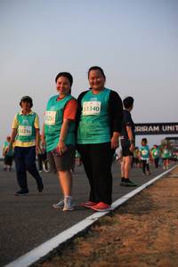 BIB: 51340, 1256, 52216
                            <button type="button" onclick="openModal(10550274)" class="btn btn-primary btn-sm float-right btn-popup" data-toggle="modal" data-target=".modal-high-quality">
                        <i class="fas fa-shopping-cart"></i> Add to Cart
                    </button>
                                            <button type="button" onclick="isThisMe(10550274, true)" class="btn btn-success btn-sm float-right btn-popup btn-isme hidden" data-toggle="tooltip" data-placement="bottom" title="นี่คือรูปของคุณใช่ไหม คลิกที่นี่เพื่อเอาเข้าอัลบั้ม">
                        <i class="fas fa-plus"></i> Add to album
                    </button>
                    <button type="button" onclick="isThisMe(10550274, false)" class="btn btn-warning btn-sm float-right btn-popup btn-isnotme hidden">
                        <i class="fas fa-ban"></i> Remove from album
                    </button>