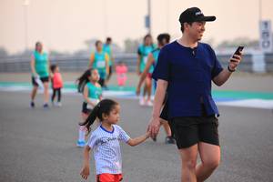 BIB: 100
                            <button type="button" onclick="openModal(11987908)" class="btn btn-primary btn-sm float-right btn-popup" data-toggle="modal" data-target=".modal-high-quality">
                        <i class="fas fa-shopping-cart"></i> Add to Cart
                    </button>
                                            <button type="button" onclick="isThisMe(11987908, true)" class="btn btn-success btn-sm float-right btn-popup btn-isme hidden" data-toggle="tooltip" data-placement="bottom" title="นี่คือรูปของคุณใช่ไหม คลิกที่นี่เพื่อเอาเข้าอัลบั้ม">
                        <i class="fas fa-plus"></i> Add to album
                    </button>
                    <button type="button" onclick="isThisMe(11987908, false)" class="btn btn-warning btn-sm float-right btn-popup btn-isnotme hidden">
                        <i class="fas fa-ban"></i> Remove from album
                    </button>