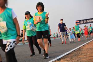 BIB: 
                            <button type="button" onclick="openModal(10550842)" class="btn btn-primary btn-sm float-right btn-popup" data-toggle="modal" data-target=".modal-high-quality">
                        <i class="fas fa-shopping-cart"></i> Add to Cart
                    </button>
                                            <button type="button" onclick="isThisMe(10550842, true)" class="btn btn-success btn-sm float-right btn-popup btn-isme hidden" data-toggle="tooltip" data-placement="bottom" title="นี่คือรูปของคุณใช่ไหม คลิกที่นี่เพื่อเอาเข้าอัลบั้ม">
                        <i class="fas fa-plus"></i> Add to album
                    </button>
                    <button type="button" onclick="isThisMe(10550842, false)" class="btn btn-warning btn-sm float-right btn-popup btn-isnotme hidden">
                        <i class="fas fa-ban"></i> Remove from album
                    </button>