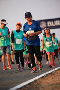 BIB: 70977, 52701, 52281
                            <button type="button" onclick="openModal(10542076)" class="btn btn-primary btn-sm float-right btn-popup" data-toggle="modal" data-target=".modal-high-quality">
                        <i class="fas fa-shopping-cart"></i> Add to Cart
                    </button>
                                            <button type="button" onclick="isThisMe(10542076, true)" class="btn btn-success btn-sm float-right btn-popup btn-isme hidden" data-toggle="tooltip" data-placement="bottom" title="นี่คือรูปของคุณใช่ไหม คลิกที่นี่เพื่อเอาเข้าอัลบั้ม">
                        <i class="fas fa-plus"></i> Add to album
                    </button>
                    <button type="button" onclick="isThisMe(10542076, false)" class="btn btn-warning btn-sm float-right btn-popup btn-isnotme hidden">
                        <i class="fas fa-ban"></i> Remove from album
                    </button>