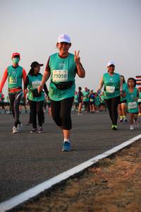 BIB: 73050, 5268, 3207, 52209
                            <button type="button" onclick="openModal(11912012)" class="btn btn-primary btn-sm float-right btn-popup" data-toggle="modal" data-target=".modal-high-quality">
                        <i class="fas fa-shopping-cart"></i> Add to Cart
                    </button>
                                            <button type="button" onclick="isThisMe(11912012, true)" class="btn btn-success btn-sm float-right btn-popup btn-isme hidden" data-toggle="tooltip" data-placement="bottom" title="นี่คือรูปของคุณใช่ไหม คลิกที่นี่เพื่อเอาเข้าอัลบั้ม">
                        <i class="fas fa-plus"></i> Add to album
                    </button>
                    <button type="button" onclick="isThisMe(11912012, false)" class="btn btn-warning btn-sm float-right btn-popup btn-isnotme hidden">
                        <i class="fas fa-ban"></i> Remove from album
                    </button>