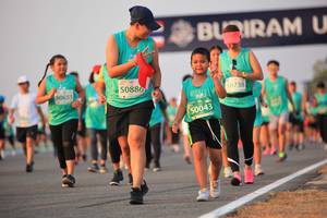 BIB: 50886, 50653, 50738, 50043
                            <button type="button" onclick="openModal(11905129)" class="btn btn-primary btn-sm float-right btn-popup" data-toggle="modal" data-target=".modal-high-quality">
                        <i class="fas fa-shopping-cart"></i> Add to Cart
                    </button>
                                            <button type="button" onclick="isThisMe(11905129, true)" class="btn btn-success btn-sm float-right btn-popup btn-isme hidden" data-toggle="tooltip" data-placement="bottom" title="นี่คือรูปของคุณใช่ไหม คลิกที่นี่เพื่อเอาเข้าอัลบั้ม">
                        <i class="fas fa-plus"></i> Add to album
                    </button>
                    <button type="button" onclick="isThisMe(11905129, false)" class="btn btn-warning btn-sm float-right btn-popup btn-isnotme hidden">
                        <i class="fas fa-ban"></i> Remove from album
                    </button>