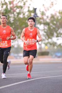 BIB: 20201
                            <button type="button" onclick="openModal(11018659)" class="btn btn-primary btn-sm float-right btn-popup" data-toggle="modal" data-target=".modal-high-quality">
                        <i class="fas fa-shopping-cart"></i> Add to Cart
                    </button>
                                            <button type="button" onclick="isThisMe(11018659, true)" class="btn btn-success btn-sm float-right btn-popup btn-isme hidden" data-toggle="tooltip" data-placement="bottom" title="นี่คือรูปของคุณใช่ไหม คลิกที่นี่เพื่อเอาเข้าอัลบั้ม">
                        <i class="fas fa-plus"></i> Add to album
                    </button>
                    <button type="button" onclick="isThisMe(11018659, false)" class="btn btn-warning btn-sm float-right btn-popup btn-isnotme hidden">
                        <i class="fas fa-ban"></i> Remove from album
                    </button>