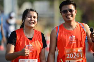BIB: 21098, 23416
                            <button type="button" onclick="openModal(11030285)" class="btn btn-primary btn-sm float-right btn-popup" data-toggle="modal" data-target=".modal-high-quality">
                        <i class="fas fa-shopping-cart"></i> Add to Cart
                    </button>
                                            <button type="button" onclick="isThisMe(11030285, true)" class="btn btn-success btn-sm float-right btn-popup btn-isme hidden" data-toggle="tooltip" data-placement="bottom" title="นี่คือรูปของคุณใช่ไหม คลิกที่นี่เพื่อเอาเข้าอัลบั้ม">
                        <i class="fas fa-plus"></i> Add to album
                    </button>
                    <button type="button" onclick="isThisMe(11030285, false)" class="btn btn-warning btn-sm float-right btn-popup btn-isnotme hidden">
                        <i class="fas fa-ban"></i> Remove from album
                    </button>
