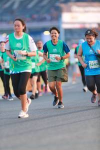 BIB: 525, 52400
                            <button type="button" onclick="openModal(10546152)" class="btn btn-primary btn-sm float-right btn-popup" data-toggle="modal" data-target=".modal-high-quality">
                        <i class="fas fa-shopping-cart"></i> Add to Cart
                    </button>
                                            <button type="button" onclick="isThisMe(10546152, true)" class="btn btn-success btn-sm float-right btn-popup btn-isme hidden" data-toggle="tooltip" data-placement="bottom" title="นี่คือรูปของคุณใช่ไหม คลิกที่นี่เพื่อเอาเข้าอัลบั้ม">
                        <i class="fas fa-plus"></i> Add to album
                    </button>
                    <button type="button" onclick="isThisMe(10546152, false)" class="btn btn-warning btn-sm float-right btn-popup btn-isnotme hidden">
                        <i class="fas fa-ban"></i> Remove from album
                    </button>