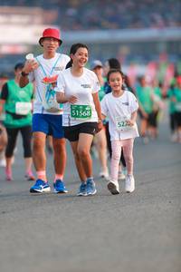 BIB: 51568, 522
                            <button type="button" onclick="openModal(10560189)" class="btn btn-primary btn-sm float-right btn-popup" data-toggle="modal" data-target=".modal-high-quality">
                        <i class="fas fa-shopping-cart"></i> Add to Cart
                    </button>
                                            <button type="button" onclick="isThisMe(10560189, true)" class="btn btn-success btn-sm float-right btn-popup btn-isme hidden" data-toggle="tooltip" data-placement="bottom" title="นี่คือรูปของคุณใช่ไหม คลิกที่นี่เพื่อเอาเข้าอัลบั้ม">
                        <i class="fas fa-plus"></i> Add to album
                    </button>
                    <button type="button" onclick="isThisMe(10560189, false)" class="btn btn-warning btn-sm float-right btn-popup btn-isnotme hidden">
                        <i class="fas fa-ban"></i> Remove from album
                    </button>