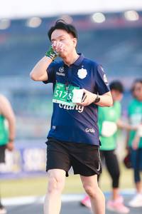 BIB: 5175
                            <button type="button" onclick="openModal(10561178)" class="btn btn-primary btn-sm float-right btn-popup" data-toggle="modal" data-target=".modal-high-quality">
                        <i class="fas fa-shopping-cart"></i> Add to Cart
                    </button>
                                            <button type="button" onclick="isThisMe(10561178, true)" class="btn btn-success btn-sm float-right btn-popup btn-isme hidden" data-toggle="tooltip" data-placement="bottom" title="นี่คือรูปของคุณใช่ไหม คลิกที่นี่เพื่อเอาเข้าอัลบั้ม">
                        <i class="fas fa-plus"></i> Add to album
                    </button>
                    <button type="button" onclick="isThisMe(10561178, false)" class="btn btn-warning btn-sm float-right btn-popup btn-isnotme hidden">
                        <i class="fas fa-ban"></i> Remove from album
                    </button>