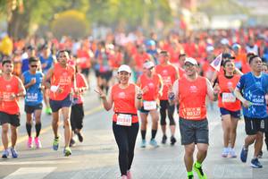 BIB: 2067, 802
                            <button type="button" onclick="openModal(10596062)" class="btn btn-primary btn-sm float-right btn-popup" data-toggle="modal" data-target=".modal-high-quality">
                        <i class="fas fa-shopping-cart"></i> Add to Cart
                    </button>
                                            <button type="button" onclick="isThisMe(10596062, true)" class="btn btn-success btn-sm float-right btn-popup btn-isme hidden" data-toggle="tooltip" data-placement="bottom" title="นี่คือรูปของคุณใช่ไหม คลิกที่นี่เพื่อเอาเข้าอัลบั้ม">
                        <i class="fas fa-plus"></i> Add to album
                    </button>
                    <button type="button" onclick="isThisMe(10596062, false)" class="btn btn-warning btn-sm float-right btn-popup btn-isnotme hidden">
                        <i class="fas fa-ban"></i> Remove from album
                    </button>