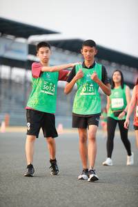 BIB: 0121, 5012, 10641
                            <button type="button" onclick="openModal(10505255)" class="btn btn-primary btn-sm float-right btn-popup" data-toggle="modal" data-target=".modal-high-quality">
                        <i class="fas fa-shopping-cart"></i> Add to Cart
                    </button>
                                            <button type="button" onclick="isThisMe(10505255, true)" class="btn btn-success btn-sm float-right btn-popup btn-isme hidden" data-toggle="tooltip" data-placement="bottom" title="นี่คือรูปของคุณใช่ไหม คลิกที่นี่เพื่อเอาเข้าอัลบั้ม">
                        <i class="fas fa-plus"></i> Add to album
                    </button>
                    <button type="button" onclick="isThisMe(10505255, false)" class="btn btn-warning btn-sm float-right btn-popup btn-isnotme hidden">
                        <i class="fas fa-ban"></i> Remove from album
                    </button>