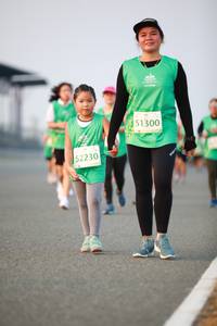 BIB: 51300, 52230
                            <button type="button" onclick="openModal(10501354)" class="btn btn-primary btn-sm float-right btn-popup" data-toggle="modal" data-target=".modal-high-quality">
                        <i class="fas fa-shopping-cart"></i> Add to Cart
                    </button>
                                            <button type="button" onclick="isThisMe(10501354, true)" class="btn btn-success btn-sm float-right btn-popup btn-isme hidden" data-toggle="tooltip" data-placement="bottom" title="นี่คือรูปของคุณใช่ไหม คลิกที่นี่เพื่อเอาเข้าอัลบั้ม">
                        <i class="fas fa-plus"></i> Add to album
                    </button>
                    <button type="button" onclick="isThisMe(10501354, false)" class="btn btn-warning btn-sm float-right btn-popup btn-isnotme hidden">
                        <i class="fas fa-ban"></i> Remove from album
                    </button>