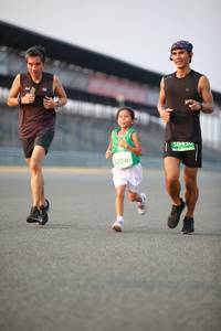 BIB: 5043, 52246
                            <button type="button" onclick="openModal(10482514)" class="btn btn-primary btn-sm float-right btn-popup" data-toggle="modal" data-target=".modal-high-quality">
                        <i class="fas fa-shopping-cart"></i> Add to Cart
                    </button>
                                            <button type="button" onclick="isThisMe(10482514, true)" class="btn btn-success btn-sm float-right btn-popup btn-isme hidden" data-toggle="tooltip" data-placement="bottom" title="นี่คือรูปของคุณใช่ไหม คลิกที่นี่เพื่อเอาเข้าอัลบั้ม">
                        <i class="fas fa-plus"></i> Add to album
                    </button>
                    <button type="button" onclick="isThisMe(10482514, false)" class="btn btn-warning btn-sm float-right btn-popup btn-isnotme hidden">
                        <i class="fas fa-ban"></i> Remove from album
                    </button>