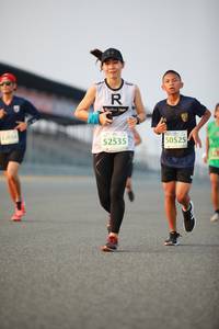 BIB: 50525, 52535
                            <button type="button" onclick="openModal(10483736)" class="btn btn-primary btn-sm float-right btn-popup" data-toggle="modal" data-target=".modal-high-quality">
                        <i class="fas fa-shopping-cart"></i> Add to Cart
                    </button>
                                            <button type="button" onclick="isThisMe(10483736, true)" class="btn btn-success btn-sm float-right btn-popup btn-isme hidden" data-toggle="tooltip" data-placement="bottom" title="นี่คือรูปของคุณใช่ไหม คลิกที่นี่เพื่อเอาเข้าอัลบั้ม">
                        <i class="fas fa-plus"></i> Add to album
                    </button>
                    <button type="button" onclick="isThisMe(10483736, false)" class="btn btn-warning btn-sm float-right btn-popup btn-isnotme hidden">
                        <i class="fas fa-ban"></i> Remove from album
                    </button>