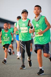 BIB: 50718, 51565
                            <button type="button" onclick="openModal(10485353)" class="btn btn-primary btn-sm float-right btn-popup" data-toggle="modal" data-target=".modal-high-quality">
                        <i class="fas fa-shopping-cart"></i> Add to Cart
                    </button>
                                            <button type="button" onclick="isThisMe(10485353, true)" class="btn btn-success btn-sm float-right btn-popup btn-isme hidden" data-toggle="tooltip" data-placement="bottom" title="นี่คือรูปของคุณใช่ไหม คลิกที่นี่เพื่อเอาเข้าอัลบั้ม">
                        <i class="fas fa-plus"></i> Add to album
                    </button>
                    <button type="button" onclick="isThisMe(10485353, false)" class="btn btn-warning btn-sm float-right btn-popup btn-isnotme hidden">
                        <i class="fas fa-ban"></i> Remove from album
                    </button>