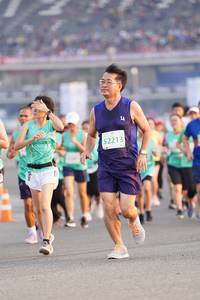 BIB: 52213
                            <button type="button" onclick="openModal(10488096)" class="btn btn-primary btn-sm float-right btn-popup" data-toggle="modal" data-target=".modal-high-quality">
                        <i class="fas fa-shopping-cart"></i> Add to Cart
                    </button>
                                            <button type="button" onclick="isThisMe(10488096, true)" class="btn btn-success btn-sm float-right btn-popup btn-isme hidden" data-toggle="tooltip" data-placement="bottom" title="นี่คือรูปของคุณใช่ไหม คลิกที่นี่เพื่อเอาเข้าอัลบั้ม">
                        <i class="fas fa-plus"></i> Add to album
                    </button>
                    <button type="button" onclick="isThisMe(10488096, false)" class="btn btn-warning btn-sm float-right btn-popup btn-isnotme hidden">
                        <i class="fas fa-ban"></i> Remove from album
                    </button>