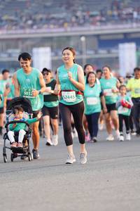 BIB: 5032, 52445
                            <button type="button" onclick="openModal(10493353)" class="btn btn-primary btn-sm float-right btn-popup" data-toggle="modal" data-target=".modal-high-quality">
                        <i class="fas fa-shopping-cart"></i> Add to Cart
                    </button>
                                            <button type="button" onclick="isThisMe(10493353, true)" class="btn btn-success btn-sm float-right btn-popup btn-isme hidden" data-toggle="tooltip" data-placement="bottom" title="นี่คือรูปของคุณใช่ไหม คลิกที่นี่เพื่อเอาเข้าอัลบั้ม">
                        <i class="fas fa-plus"></i> Add to album
                    </button>
                    <button type="button" onclick="isThisMe(10493353, false)" class="btn btn-warning btn-sm float-right btn-popup btn-isnotme hidden">
                        <i class="fas fa-ban"></i> Remove from album
                    </button>