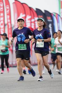 BIB: 51116, 51645
                            <button type="button" onclick="openModal(10518238)" class="btn btn-primary btn-sm float-right btn-popup" data-toggle="modal" data-target=".modal-high-quality">
                        <i class="fas fa-shopping-cart"></i> Add to Cart
                    </button>
                                            <button type="button" onclick="isThisMe(10518238, true)" class="btn btn-success btn-sm float-right btn-popup btn-isme hidden" data-toggle="tooltip" data-placement="bottom" title="นี่คือรูปของคุณใช่ไหม คลิกที่นี่เพื่อเอาเข้าอัลบั้ม">
                        <i class="fas fa-plus"></i> Add to album
                    </button>
                    <button type="button" onclick="isThisMe(10518238, false)" class="btn btn-warning btn-sm float-right btn-popup btn-isnotme hidden">
                        <i class="fas fa-ban"></i> Remove from album
                    </button>