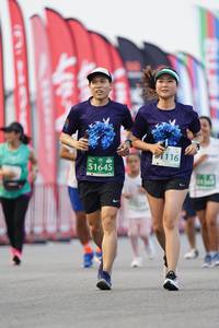 BIB: 1116, 51645
                            <button type="button" onclick="openModal(10518230)" class="btn btn-primary btn-sm float-right btn-popup" data-toggle="modal" data-target=".modal-high-quality">
                        <i class="fas fa-shopping-cart"></i> Add to Cart
                    </button>
                                            <button type="button" onclick="isThisMe(10518230, true)" class="btn btn-success btn-sm float-right btn-popup btn-isme hidden" data-toggle="tooltip" data-placement="bottom" title="นี่คือรูปของคุณใช่ไหม คลิกที่นี่เพื่อเอาเข้าอัลบั้ม">
                        <i class="fas fa-plus"></i> Add to album
                    </button>
                    <button type="button" onclick="isThisMe(10518230, false)" class="btn btn-warning btn-sm float-right btn-popup btn-isnotme hidden">
                        <i class="fas fa-ban"></i> Remove from album
                    </button>
