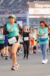 BIB: 0756, 52518
                            <button type="button" onclick="openModal(10488144)" class="btn btn-primary btn-sm float-right btn-popup" data-toggle="modal" data-target=".modal-high-quality">
                        <i class="fas fa-shopping-cart"></i> Add to Cart
                    </button>
                                            <button type="button" onclick="isThisMe(10488144, true)" class="btn btn-success btn-sm float-right btn-popup btn-isme hidden" data-toggle="tooltip" data-placement="bottom" title="นี่คือรูปของคุณใช่ไหม คลิกที่นี่เพื่อเอาเข้าอัลบั้ม">
                        <i class="fas fa-plus"></i> Add to album
                    </button>
                    <button type="button" onclick="isThisMe(10488144, false)" class="btn btn-warning btn-sm float-right btn-popup btn-isnotme hidden">
                        <i class="fas fa-ban"></i> Remove from album
                    </button>