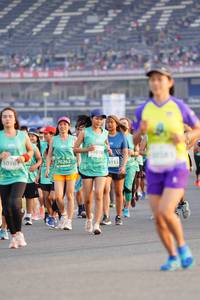 BIB: 018, 0762, 70262, 3133
                            <button type="button" onclick="openModal(10489770)" class="btn btn-primary btn-sm float-right btn-popup" data-toggle="modal" data-target=".modal-high-quality">
                        <i class="fas fa-shopping-cart"></i> Add to Cart
                    </button>
                                            <button type="button" onclick="isThisMe(10489770, true)" class="btn btn-success btn-sm float-right btn-popup btn-isme hidden" data-toggle="tooltip" data-placement="bottom" title="นี่คือรูปของคุณใช่ไหม คลิกที่นี่เพื่อเอาเข้าอัลบั้ม">
                        <i class="fas fa-plus"></i> Add to album
                    </button>
                    <button type="button" onclick="isThisMe(10489770, false)" class="btn btn-warning btn-sm float-right btn-popup btn-isnotme hidden">
                        <i class="fas fa-ban"></i> Remove from album
                    </button>