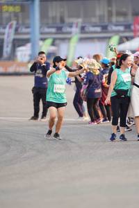 BIB: 0971, 51083
                            <button type="button" onclick="openModal(10493962)" class="btn btn-primary btn-sm float-right btn-popup" data-toggle="modal" data-target=".modal-high-quality">
                        <i class="fas fa-shopping-cart"></i> Add to Cart
                    </button>
                                            <button type="button" onclick="isThisMe(10493962, true)" class="btn btn-success btn-sm float-right btn-popup btn-isme hidden" data-toggle="tooltip" data-placement="bottom" title="นี่คือรูปของคุณใช่ไหม คลิกที่นี่เพื่อเอาเข้าอัลบั้ม">
                        <i class="fas fa-plus"></i> Add to album
                    </button>
                    <button type="button" onclick="isThisMe(10493962, false)" class="btn btn-warning btn-sm float-right btn-popup btn-isnotme hidden">
                        <i class="fas fa-ban"></i> Remove from album
                    </button>