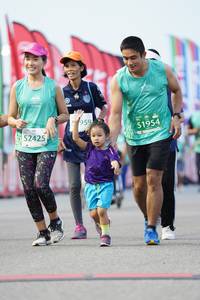 BIB: 959, 51954, 52425
                            <button type="button" onclick="openModal(10523846)" class="btn btn-primary btn-sm float-right btn-popup" data-toggle="modal" data-target=".modal-high-quality">
                        <i class="fas fa-shopping-cart"></i> Add to Cart
                    </button>
                                            <button type="button" onclick="isThisMe(10523846, true)" class="btn btn-success btn-sm float-right btn-popup btn-isme hidden" data-toggle="tooltip" data-placement="bottom" title="นี่คือรูปของคุณใช่ไหม คลิกที่นี่เพื่อเอาเข้าอัลบั้ม">
                        <i class="fas fa-plus"></i> Add to album
                    </button>
                    <button type="button" onclick="isThisMe(10523846, false)" class="btn btn-warning btn-sm float-right btn-popup btn-isnotme hidden">
                        <i class="fas fa-ban"></i> Remove from album
                    </button>