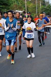 BIB: 0982, 45554, 44073
                            <button type="button" onclick="openModal(10610356)" class="btn btn-primary btn-sm float-right btn-popup" data-toggle="modal" data-target=".modal-high-quality">
                        <i class="fas fa-shopping-cart"></i> Add to Cart
                    </button>
                                            <button type="button" onclick="isThisMe(10610356, true)" class="btn btn-success btn-sm float-right btn-popup btn-isme hidden" data-toggle="tooltip" data-placement="bottom" title="นี่คือรูปของคุณใช่ไหม คลิกที่นี่เพื่อเอาเข้าอัลบั้ม">
                        <i class="fas fa-plus"></i> Add to album
                    </button>
                    <button type="button" onclick="isThisMe(10610356, false)" class="btn btn-warning btn-sm float-right btn-popup btn-isnotme hidden">
                        <i class="fas fa-ban"></i> Remove from album
                    </button>