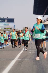 BIB: 0952, 50914, 5115
                            <button type="button" onclick="openModal(10471443)" class="btn btn-primary btn-sm float-right btn-popup" data-toggle="modal" data-target=".modal-high-quality">
                        <i class="fas fa-shopping-cart"></i> Add to Cart
                    </button>
                                            <button type="button" onclick="isThisMe(10471443, true)" class="btn btn-success btn-sm float-right btn-popup btn-isme hidden" data-toggle="tooltip" data-placement="bottom" title="นี่คือรูปของคุณใช่ไหม คลิกที่นี่เพื่อเอาเข้าอัลบั้ม">
                        <i class="fas fa-plus"></i> Add to album
                    </button>
                    <button type="button" onclick="isThisMe(10471443, false)" class="btn btn-warning btn-sm float-right btn-popup btn-isnotme hidden">
                        <i class="fas fa-ban"></i> Remove from album
                    </button>