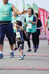 BIB: 51858, 077, 907
                            <button type="button" onclick="openModal(10525138)" class="btn btn-primary btn-sm float-right btn-popup" data-toggle="modal" data-target=".modal-high-quality">
                        <i class="fas fa-shopping-cart"></i> Add to Cart
                    </button>
                                            <button type="button" onclick="isThisMe(10525138, true)" class="btn btn-success btn-sm float-right btn-popup btn-isme hidden" data-toggle="tooltip" data-placement="bottom" title="นี่คือรูปของคุณใช่ไหม คลิกที่นี่เพื่อเอาเข้าอัลบั้ม">
                        <i class="fas fa-plus"></i> Add to album
                    </button>
                    <button type="button" onclick="isThisMe(10525138, false)" class="btn btn-warning btn-sm float-right btn-popup btn-isnotme hidden">
                        <i class="fas fa-ban"></i> Remove from album
                    </button>