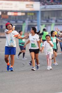 BIB: 1568, 5222
                            <button type="button" onclick="openModal(10498286)" class="btn btn-primary btn-sm float-right btn-popup" data-toggle="modal" data-target=".modal-high-quality">
                        <i class="fas fa-shopping-cart"></i> Add to Cart
                    </button>
                                            <button type="button" onclick="isThisMe(10498286, true)" class="btn btn-success btn-sm float-right btn-popup btn-isme hidden" data-toggle="tooltip" data-placement="bottom" title="นี่คือรูปของคุณใช่ไหม คลิกที่นี่เพื่อเอาเข้าอัลบั้ม">
                        <i class="fas fa-plus"></i> Add to album
                    </button>
                    <button type="button" onclick="isThisMe(10498286, false)" class="btn btn-warning btn-sm float-right btn-popup btn-isnotme hidden">
                        <i class="fas fa-ban"></i> Remove from album
                    </button>