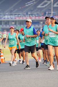 BIB: 51018, 5028, 50286, 70262
                            <button type="button" onclick="openModal(10492090)" class="btn btn-primary btn-sm float-right btn-popup" data-toggle="modal" data-target=".modal-high-quality">
                        <i class="fas fa-shopping-cart"></i> Add to Cart
                    </button>
                                            <button type="button" onclick="isThisMe(10492090, true)" class="btn btn-success btn-sm float-right btn-popup btn-isme hidden" data-toggle="tooltip" data-placement="bottom" title="นี่คือรูปของคุณใช่ไหม คลิกที่นี่เพื่อเอาเข้าอัลบั้ม">
                        <i class="fas fa-plus"></i> Add to album
                    </button>
                    <button type="button" onclick="isThisMe(10492090, false)" class="btn btn-warning btn-sm float-right btn-popup btn-isnotme hidden">
                        <i class="fas fa-ban"></i> Remove from album
                    </button>