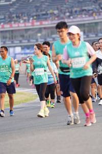 BIB: 80222, 452245, 100
                            <button type="button" onclick="openModal(10493583)" class="btn btn-primary btn-sm float-right btn-popup" data-toggle="modal" data-target=".modal-high-quality">
                        <i class="fas fa-shopping-cart"></i> Add to Cart
                    </button>
                                            <button type="button" onclick="isThisMe(10493583, true)" class="btn btn-success btn-sm float-right btn-popup btn-isme hidden" data-toggle="tooltip" data-placement="bottom" title="นี่คือรูปของคุณใช่ไหม คลิกที่นี่เพื่อเอาเข้าอัลบั้ม">
                        <i class="fas fa-plus"></i> Add to album
                    </button>
                    <button type="button" onclick="isThisMe(10493583, false)" class="btn btn-warning btn-sm float-right btn-popup btn-isnotme hidden">
                        <i class="fas fa-ban"></i> Remove from album
                    </button>