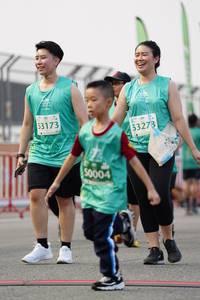 BIB: 3173, 53273, 50004
                            <button type="button" onclick="openModal(10517643)" class="btn btn-primary btn-sm float-right btn-popup" data-toggle="modal" data-target=".modal-high-quality">
                        <i class="fas fa-shopping-cart"></i> Add to Cart
                    </button>
                                            <button type="button" onclick="isThisMe(10517643, true)" class="btn btn-success btn-sm float-right btn-popup btn-isme hidden" data-toggle="tooltip" data-placement="bottom" title="นี่คือรูปของคุณใช่ไหม คลิกที่นี่เพื่อเอาเข้าอัลบั้ม">
                        <i class="fas fa-plus"></i> Add to album
                    </button>
                    <button type="button" onclick="isThisMe(10517643, false)" class="btn btn-warning btn-sm float-right btn-popup btn-isnotme hidden">
                        <i class="fas fa-ban"></i> Remove from album
                    </button>