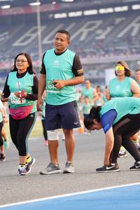 BIB: 504, 52920
                            <button type="button" onclick="openModal(10497582)" class="btn btn-primary btn-sm float-right btn-popup" data-toggle="modal" data-target=".modal-high-quality">
                        <i class="fas fa-shopping-cart"></i> Add to Cart
                    </button>
                                            <button type="button" onclick="isThisMe(10497582, true)" class="btn btn-success btn-sm float-right btn-popup btn-isme hidden" data-toggle="tooltip" data-placement="bottom" title="นี่คือรูปของคุณใช่ไหม คลิกที่นี่เพื่อเอาเข้าอัลบั้ม">
                        <i class="fas fa-plus"></i> Add to album
                    </button>
                    <button type="button" onclick="isThisMe(10497582, false)" class="btn btn-warning btn-sm float-right btn-popup btn-isnotme hidden">
                        <i class="fas fa-ban"></i> Remove from album
                    </button>