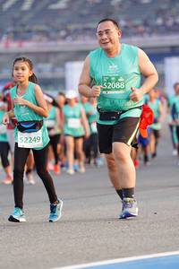 BIB: 52088, 52249
                            <button type="button" onclick="openModal(10493749)" class="btn btn-primary btn-sm float-right btn-popup" data-toggle="modal" data-target=".modal-high-quality">
                        <i class="fas fa-shopping-cart"></i> Add to Cart
                    </button>
                                            <button type="button" onclick="isThisMe(10493749, true)" class="btn btn-success btn-sm float-right btn-popup btn-isme hidden" data-toggle="tooltip" data-placement="bottom" title="นี่คือรูปของคุณใช่ไหม คลิกที่นี่เพื่อเอาเข้าอัลบั้ม">
                        <i class="fas fa-plus"></i> Add to album
                    </button>
                    <button type="button" onclick="isThisMe(10493749, false)" class="btn btn-warning btn-sm float-right btn-popup btn-isnotme hidden">
                        <i class="fas fa-ban"></i> Remove from album
                    </button>