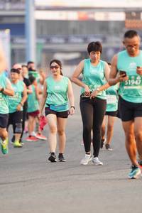 BIB: 1947
                            <button type="button" onclick="openModal(10494323)" class="btn btn-primary btn-sm float-right btn-popup" data-toggle="modal" data-target=".modal-high-quality">
                        <i class="fas fa-shopping-cart"></i> Add to Cart
                    </button>
                                            <button type="button" onclick="isThisMe(10494323, true)" class="btn btn-success btn-sm float-right btn-popup btn-isme hidden" data-toggle="tooltip" data-placement="bottom" title="นี่คือรูปของคุณใช่ไหม คลิกที่นี่เพื่อเอาเข้าอัลบั้ม">
                        <i class="fas fa-plus"></i> Add to album
                    </button>
                    <button type="button" onclick="isThisMe(10494323, false)" class="btn btn-warning btn-sm float-right btn-popup btn-isnotme hidden">
                        <i class="fas fa-ban"></i> Remove from album
                    </button>