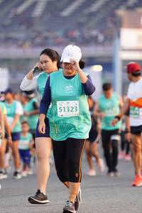 BIB: 51323
                            <button type="button" onclick="openModal(10495033)" class="btn btn-primary btn-sm float-right btn-popup" data-toggle="modal" data-target=".modal-high-quality">
                        <i class="fas fa-shopping-cart"></i> Add to Cart
                    </button>
                                            <button type="button" onclick="isThisMe(10495033, true)" class="btn btn-success btn-sm float-right btn-popup btn-isme hidden" data-toggle="tooltip" data-placement="bottom" title="นี่คือรูปของคุณใช่ไหม คลิกที่นี่เพื่อเอาเข้าอัลบั้ม">
                        <i class="fas fa-plus"></i> Add to album
                    </button>
                    <button type="button" onclick="isThisMe(10495033, false)" class="btn btn-warning btn-sm float-right btn-popup btn-isnotme hidden">
                        <i class="fas fa-ban"></i> Remove from album
                    </button>