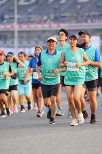 BIB: 1018, 50286
                            <button type="button" onclick="openModal(10492088)" class="btn btn-primary btn-sm float-right btn-popup" data-toggle="modal" data-target=".modal-high-quality">
                        <i class="fas fa-shopping-cart"></i> Add to Cart
                    </button>
                                            <button type="button" onclick="isThisMe(10492088, true)" class="btn btn-success btn-sm float-right btn-popup btn-isme hidden" data-toggle="tooltip" data-placement="bottom" title="นี่คือรูปของคุณใช่ไหม คลิกที่นี่เพื่อเอาเข้าอัลบั้ม">
                        <i class="fas fa-plus"></i> Add to album
                    </button>
                    <button type="button" onclick="isThisMe(10492088, false)" class="btn btn-warning btn-sm float-right btn-popup btn-isnotme hidden">
                        <i class="fas fa-ban"></i> Remove from album
                    </button>