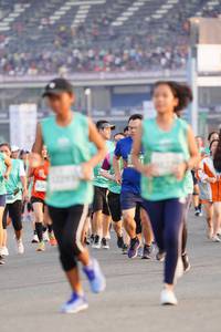 BIB: 785
                            <button type="button" onclick="openModal(10488102)" class="btn btn-primary btn-sm float-right btn-popup" data-toggle="modal" data-target=".modal-high-quality">
                        <i class="fas fa-shopping-cart"></i> Add to Cart
                    </button>
                                            <button type="button" onclick="isThisMe(10488102, true)" class="btn btn-success btn-sm float-right btn-popup btn-isme hidden" data-toggle="tooltip" data-placement="bottom" title="นี่คือรูปของคุณใช่ไหม คลิกที่นี่เพื่อเอาเข้าอัลบั้ม">
                        <i class="fas fa-plus"></i> Add to album
                    </button>
                    <button type="button" onclick="isThisMe(10488102, false)" class="btn btn-warning btn-sm float-right btn-popup btn-isnotme hidden">
                        <i class="fas fa-ban"></i> Remove from album
                    </button>