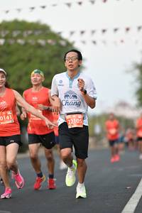 BIB: 0141, 22105
                            <button type="button" onclick="openModal(11262330)" class="btn btn-primary btn-sm float-right btn-popup" data-toggle="modal" data-target=".modal-high-quality">
                        <i class="fas fa-shopping-cart"></i> Add to Cart
                    </button>
                                            <button type="button" onclick="isThisMe(11262330, true)" class="btn btn-success btn-sm float-right btn-popup btn-isme hidden" data-toggle="tooltip" data-placement="bottom" title="นี่คือรูปของคุณใช่ไหม คลิกที่นี่เพื่อเอาเข้าอัลบั้ม">
                        <i class="fas fa-plus"></i> Add to album
                    </button>
                    <button type="button" onclick="isThisMe(11262330, false)" class="btn btn-warning btn-sm float-right btn-popup btn-isnotme hidden">
                        <i class="fas fa-ban"></i> Remove from album
                    </button>
