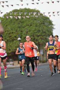 BIB: 538, 26938, 25688
                            <button type="button" onclick="openModal(11262842)" class="btn btn-primary btn-sm float-right btn-popup" data-toggle="modal" data-target=".modal-high-quality">
                        <i class="fas fa-shopping-cart"></i> Add to Cart
                    </button>
                                            <button type="button" onclick="isThisMe(11262842, true)" class="btn btn-success btn-sm float-right btn-popup btn-isme hidden" data-toggle="tooltip" data-placement="bottom" title="นี่คือรูปของคุณใช่ไหม คลิกที่นี่เพื่อเอาเข้าอัลบั้ม">
                        <i class="fas fa-plus"></i> Add to album
                    </button>
                    <button type="button" onclick="isThisMe(11262842, false)" class="btn btn-warning btn-sm float-right btn-popup btn-isnotme hidden">
                        <i class="fas fa-ban"></i> Remove from album
                    </button>