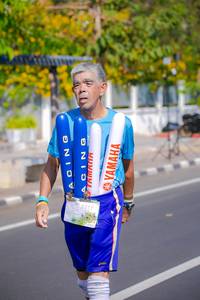 BIB: 211, 42195
                            <button type="button" onclick="openModal(10534314)" class="btn btn-primary btn-sm float-right btn-popup" data-toggle="modal" data-target=".modal-high-quality">
                        <i class="fas fa-shopping-cart"></i> Add to Cart
                    </button>
                                            <button type="button" onclick="isThisMe(10534314, true)" class="btn btn-success btn-sm float-right btn-popup btn-isme hidden" data-toggle="tooltip" data-placement="bottom" title="นี่คือรูปของคุณใช่ไหม คลิกที่นี่เพื่อเอาเข้าอัลบั้ม">
                        <i class="fas fa-plus"></i> Add to album
                    </button>
                    <button type="button" onclick="isThisMe(10534314, false)" class="btn btn-warning btn-sm float-right btn-popup btn-isnotme hidden">
                        <i class="fas fa-ban"></i> Remove from album
                    </button>
