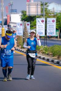 BIB: 020, 211, 42195
                            <button type="button" onclick="openModal(10534308)" class="btn btn-primary btn-sm float-right btn-popup" data-toggle="modal" data-target=".modal-high-quality">
                        <i class="fas fa-shopping-cart"></i> Add to Cart
                    </button>
                                            <button type="button" onclick="isThisMe(10534308, true)" class="btn btn-success btn-sm float-right btn-popup btn-isme hidden" data-toggle="tooltip" data-placement="bottom" title="นี่คือรูปของคุณใช่ไหม คลิกที่นี่เพื่อเอาเข้าอัลบั้ม">
                        <i class="fas fa-plus"></i> Add to album
                    </button>
                    <button type="button" onclick="isThisMe(10534308, false)" class="btn btn-warning btn-sm float-right btn-popup btn-isnotme hidden">
                        <i class="fas fa-ban"></i> Remove from album
                    </button>