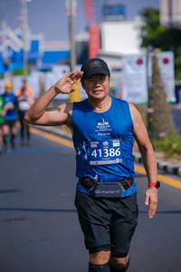 BIB: 020, 211, 42195
                            <button type="button" onclick="openModal(10534247)" class="btn btn-primary btn-sm float-right btn-popup" data-toggle="modal" data-target=".modal-high-quality">
                        <i class="fas fa-shopping-cart"></i> Add to Cart
                    </button>
                                            <button type="button" onclick="isThisMe(10534247, true)" class="btn btn-success btn-sm float-right btn-popup btn-isme hidden" data-toggle="tooltip" data-placement="bottom" title="นี่คือรูปของคุณใช่ไหม คลิกที่นี่เพื่อเอาเข้าอัลบั้ม">
                        <i class="fas fa-plus"></i> Add to album
                    </button>
                    <button type="button" onclick="isThisMe(10534247, false)" class="btn btn-warning btn-sm float-right btn-popup btn-isnotme hidden">
                        <i class="fas fa-ban"></i> Remove from album
                    </button>