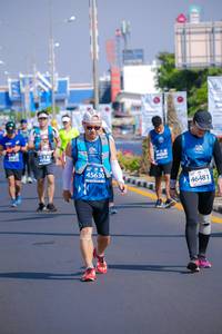 BIB: 42195, 211
                            <button type="button" onclick="openModal(10534427)" class="btn btn-primary btn-sm float-right btn-popup" data-toggle="modal" data-target=".modal-high-quality">
                        <i class="fas fa-shopping-cart"></i> Add to Cart
                    </button>
                                            <button type="button" onclick="isThisMe(10534427, true)" class="btn btn-success btn-sm float-right btn-popup btn-isme hidden" data-toggle="tooltip" data-placement="bottom" title="นี่คือรูปของคุณใช่ไหม คลิกที่นี่เพื่อเอาเข้าอัลบั้ม">
                        <i class="fas fa-plus"></i> Add to album
                    </button>
                    <button type="button" onclick="isThisMe(10534427, false)" class="btn btn-warning btn-sm float-right btn-popup btn-isnotme hidden">
                        <i class="fas fa-ban"></i> Remove from album
                    </button>