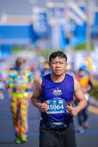 BIB: 211, 42195
                            <button type="button" onclick="openModal(10534278)" class="btn btn-primary btn-sm float-right btn-popup" data-toggle="modal" data-target=".modal-high-quality">
                        <i class="fas fa-shopping-cart"></i> Add to Cart
                    </button>
                                            <button type="button" onclick="isThisMe(10534278, true)" class="btn btn-success btn-sm float-right btn-popup btn-isme hidden" data-toggle="tooltip" data-placement="bottom" title="นี่คือรูปของคุณใช่ไหม คลิกที่นี่เพื่อเอาเข้าอัลบั้ม">
                        <i class="fas fa-plus"></i> Add to album
                    </button>
                    <button type="button" onclick="isThisMe(10534278, false)" class="btn btn-warning btn-sm float-right btn-popup btn-isnotme hidden">
                        <i class="fas fa-ban"></i> Remove from album
                    </button>
