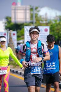 BIB: 211, 42195, 81988
                            <button type="button" onclick="openModal(10534458)" class="btn btn-primary btn-sm float-right btn-popup" data-toggle="modal" data-target=".modal-high-quality">
                        <i class="fas fa-shopping-cart"></i> Add to Cart
                    </button>
                                            <button type="button" onclick="isThisMe(10534458, true)" class="btn btn-success btn-sm float-right btn-popup btn-isme hidden" data-toggle="tooltip" data-placement="bottom" title="นี่คือรูปของคุณใช่ไหม คลิกที่นี่เพื่อเอาเข้าอัลบั้ม">
                        <i class="fas fa-plus"></i> Add to album
                    </button>
                    <button type="button" onclick="isThisMe(10534458, false)" class="btn btn-warning btn-sm float-right btn-popup btn-isnotme hidden">
                        <i class="fas fa-ban"></i> Remove from album
                    </button>