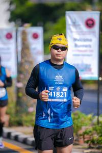 BIB: 211, 42195, 25562
                            <button type="button" onclick="openModal(10534262)" class="btn btn-primary btn-sm float-right btn-popup" data-toggle="modal" data-target=".modal-high-quality">
                        <i class="fas fa-shopping-cart"></i> Add to Cart
                    </button>
                                            <button type="button" onclick="isThisMe(10534262, true)" class="btn btn-success btn-sm float-right btn-popup btn-isme hidden" data-toggle="tooltip" data-placement="bottom" title="นี่คือรูปของคุณใช่ไหม คลิกที่นี่เพื่อเอาเข้าอัลบั้ม">
                        <i class="fas fa-plus"></i> Add to album
                    </button>
                    <button type="button" onclick="isThisMe(10534262, false)" class="btn btn-warning btn-sm float-right btn-popup btn-isnotme hidden">
                        <i class="fas fa-ban"></i> Remove from album
                    </button>